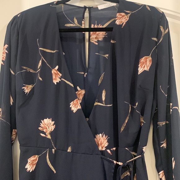 Lush floral wrap dress - Picture 2 of 5